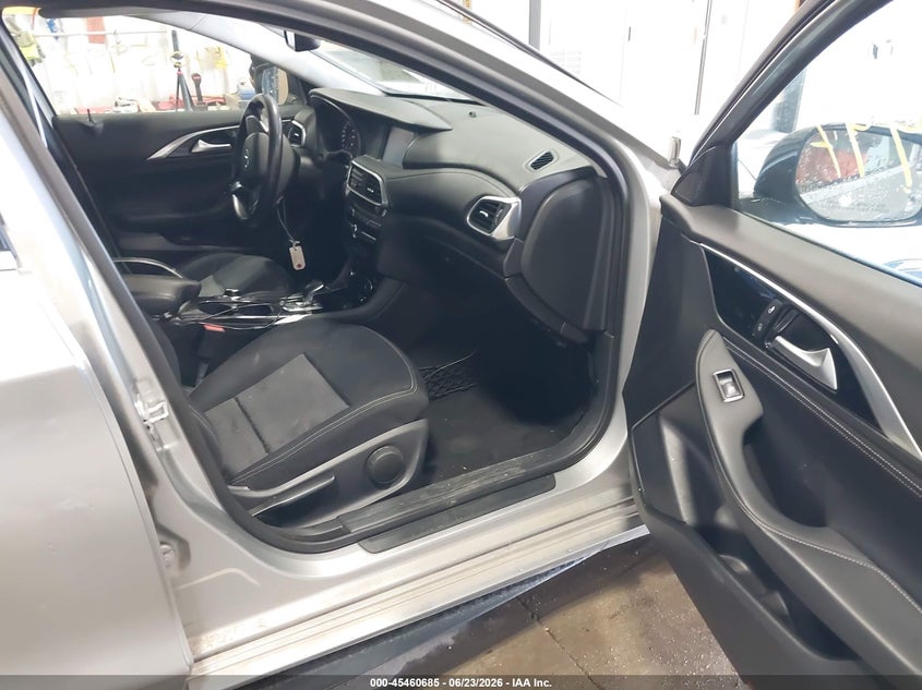 2017 Infiniti Qx30 VIN SJKCH5CP2HA033404 IAAI salvage auction — FRONT END, Salvage (North Dakota), sold $375 on 2026-07-02 (photo 5)