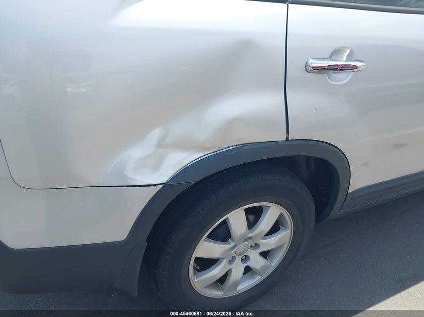 2013 Kia Sorento VIN 5XYKT4A20DG326999 IAAI salvage auction — NORMAL WEAR, Clear (North Carolina), sold $700 on 2026-07-08 (photo 6)