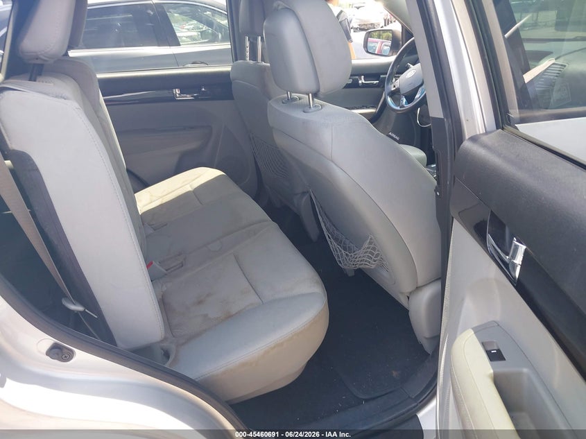 2013 Kia Sorento VIN 5XYKT4A20DG326999 IAAI salvage auction — NORMAL WEAR, Clear (North Carolina), sold $700 on 2026-07-08 (photo 8)