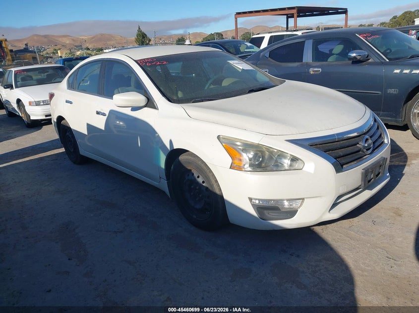 2015 Nissan Altima VIN 1N4AL3AP1FC235402 IAAI salvage auction — NORMAL WEAR, Clear - Dealer Only (California), sold $750 on 2026-07-09 (photo 1)