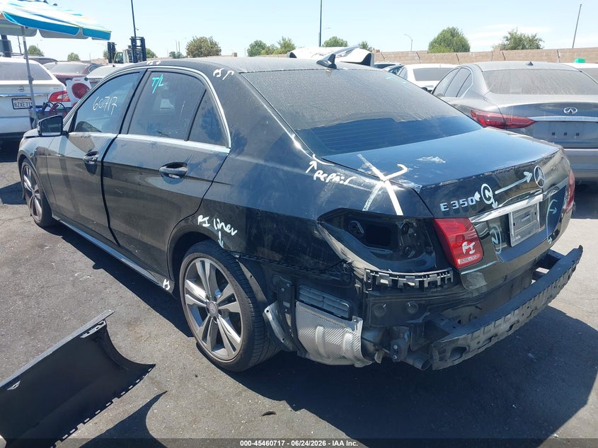 2014 Mercedes-benz E-klasse VIN WDDHF5KBXEA909402 IAAI salvage auction — REAR END, Salvage Title, sold $2,200 on 2026-07-12 (photo 3)