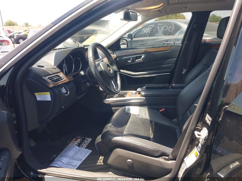 2014 Mercedes-benz E-klasse VIN WDDHF5KBXEA909402 IAAI salvage auction — REAR END, Salvage Title, sold $2,200 on 2026-07-12 (photo 5)