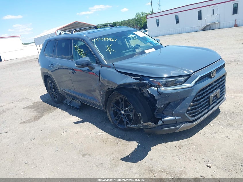 2024 Toyota Highlander VIN 5TDAAAB54RS030841 IAAI salvage auction — RIGHT FRONT, Salvage Title, sold $21,800 on 2026-07-28 (photo 1)