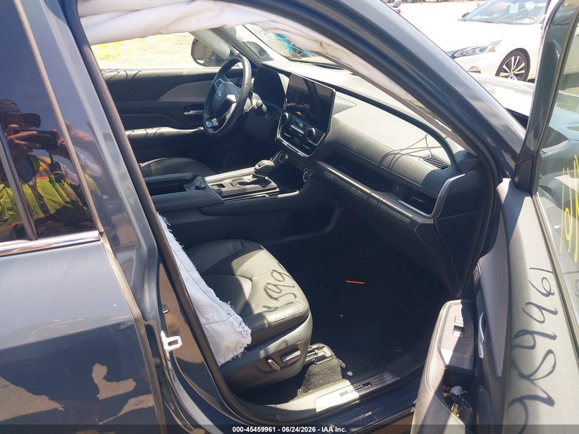 2024 Toyota Highlander VIN 5TDAAAB54RS030841 IAAI salvage auction — RIGHT FRONT, Salvage Title, sold $21,800 on 2026-07-28 (photo 5)