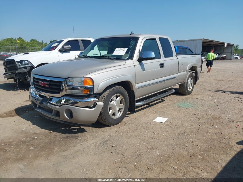 2006 Gmc SIERRA VIN 1GTEC19Z26Z240935 IAAI salvage auction — FRONT & REAR, Salvage (Tennessee), sold $1,800 on 2026-07-25 (photo 2)