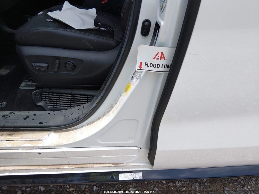 2025 Toyota Sienna VIN 5TDERKECXSS254101 IAAI salvage auction — WATER/FLOOD, Salvage Title, sold $21,000 on 2026-08-21 (photo 6)