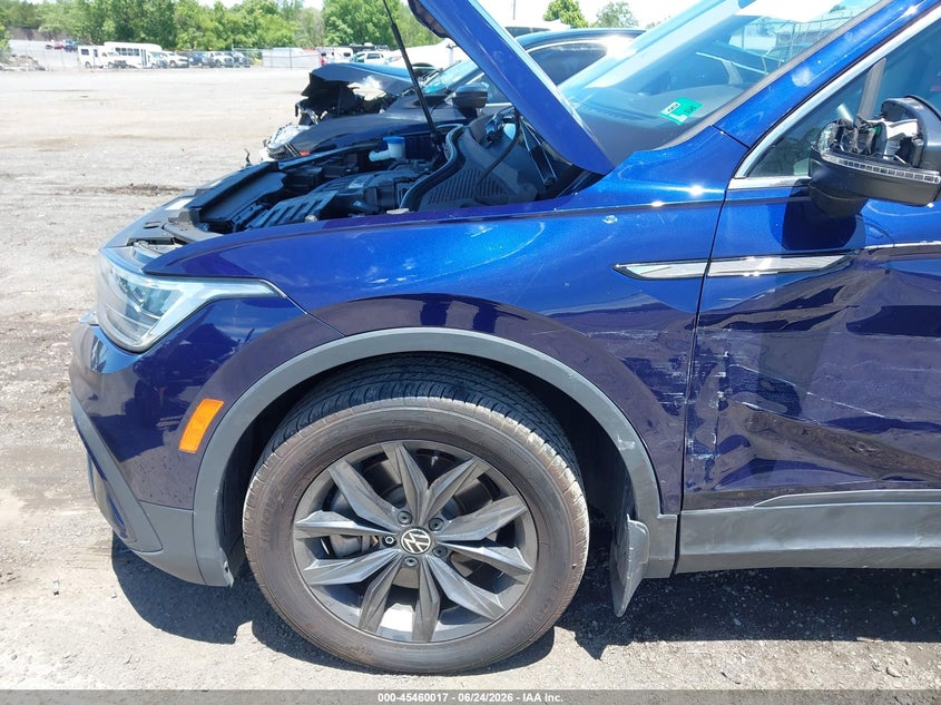 2023 Volkswagen Tiguan VIN 3VV3B7AX4PM082772 IAAI salvage auction — SIDE, Salvage Title, sold $6,600 on 2026-08-06 (photo 6)