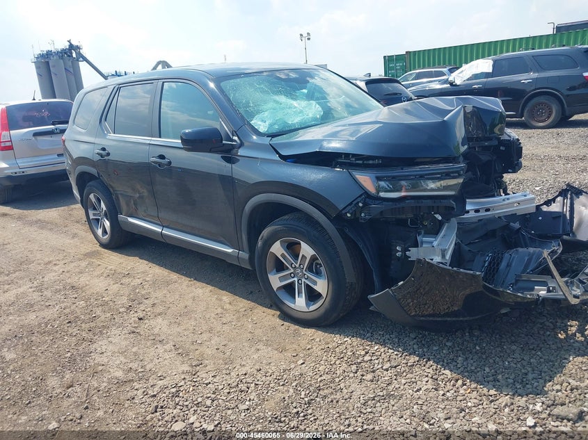 2025 Honda Pilot VIN 5FNYG1H46SB004795 — IAAI salvage auction photo