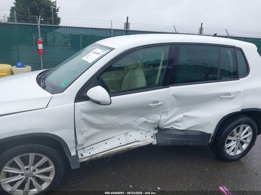 2014 Volkswagen Tiguan VIN WVGAV3AX9EW621286 IAAI salvage auction — SIDE, Salvage Title, sold $1,700 on 2026-08-10 (photo 6)