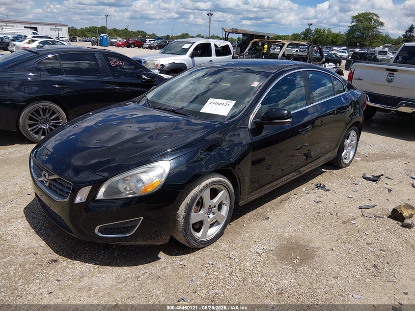 2013 Volvo S60 VIN YV1612FS4D1208663 IAAI salvage auction — HAIL, Salvage (Illinois), sold $225 on 2026-08-18 (photo 2)