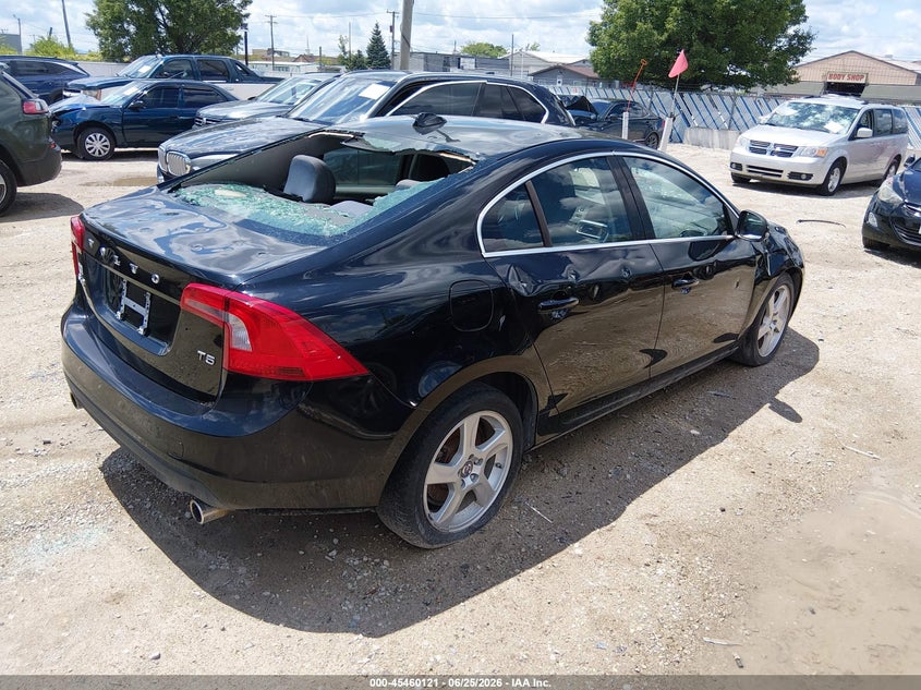 2013 Volvo S60 VIN YV1612FS4D1208663 IAAI salvage auction — HAIL, Salvage (Illinois), sold $225 on 2026-08-18 (photo 4)