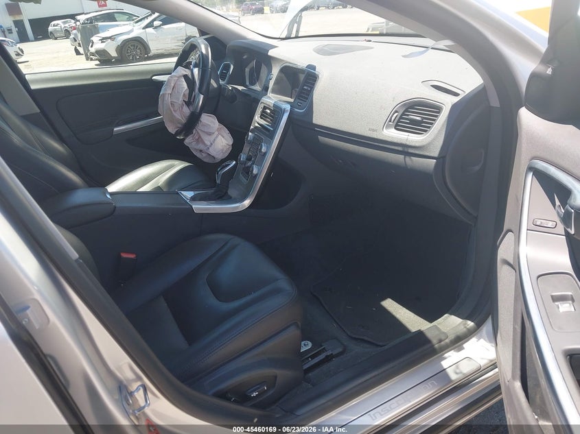 2018 Volvo VIN LYV402HK6JB171293 IAAI salvage auction — FRONT END, Salvage Title, sold $1,750 on 2026-07-23 (photo 5)