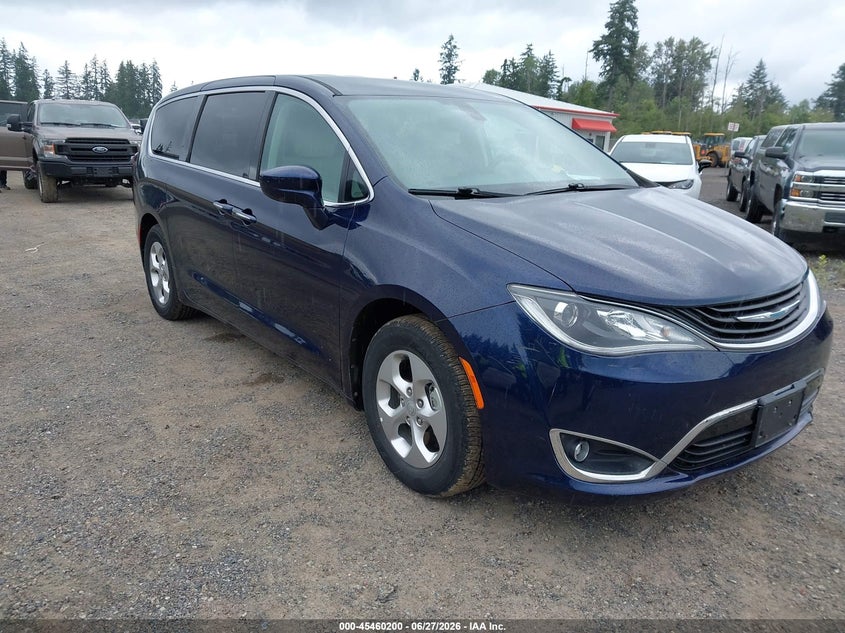 2018 Chrysler Pacifica VIN 2C4RC1H73JR276248 IAAI salvage auction — NORMAL WEAR, Sf97 (Washington), sold $10,400 on 2026-07-29 (photo 1)