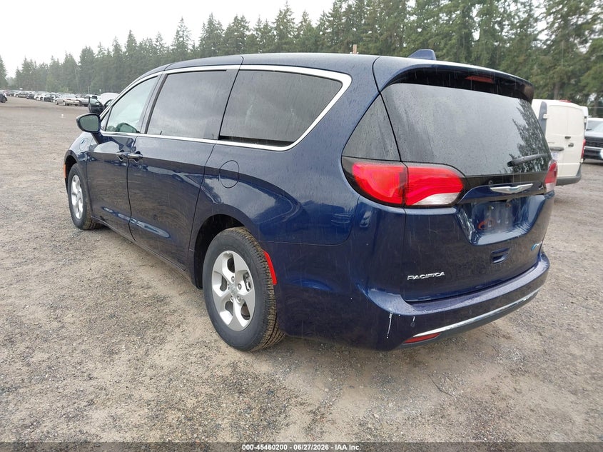 2018 Chrysler Pacifica VIN 2C4RC1H73JR276248 IAAI salvage auction — NORMAL WEAR, Sf97 (Washington), sold $10,400 on 2026-07-29 (photo 3)