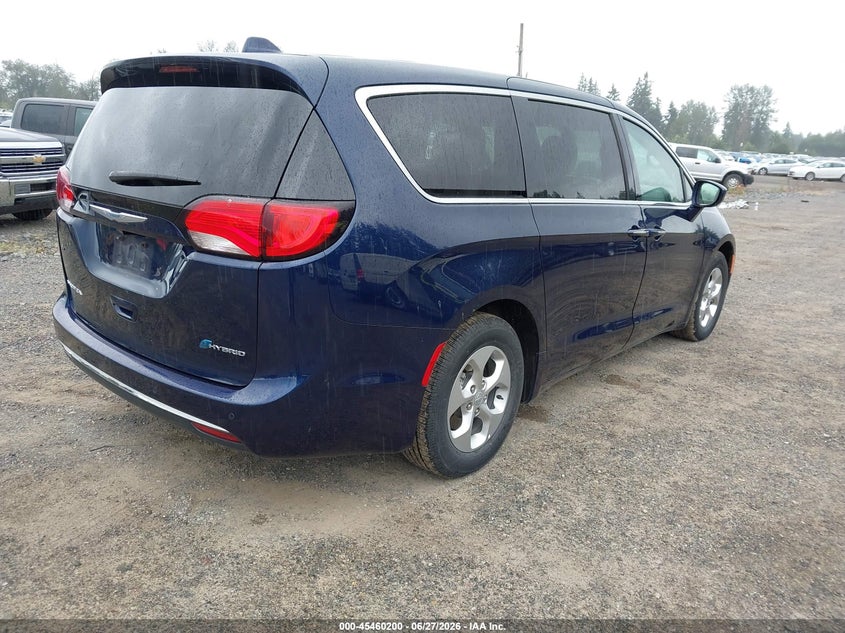 2018 Chrysler Pacifica VIN 2C4RC1H73JR276248 IAAI salvage auction — NORMAL WEAR, Sf97 (Washington), sold $10,400 on 2026-07-29 (photo 4)