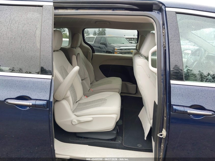 2018 Chrysler Pacifica VIN 2C4RC1H73JR276248 IAAI salvage auction — NORMAL WEAR, Sf97 (Washington), sold $10,400 on 2026-07-29 (photo 8)
