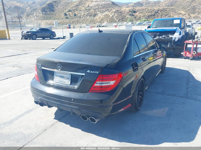 2013 Mercedes-benz C-klasse VIN WDDGF8AB7DR266733 IAAI salvage auction — FRONT END, Salvage (California), sold $1,100 on 2026-07-08 (photo 4)