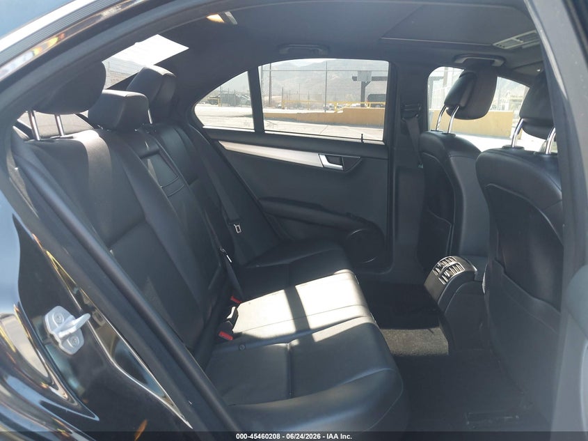 2013 Mercedes-benz C-klasse VIN WDDGF8AB7DR266733 IAAI salvage auction — FRONT END, Salvage (California), sold $1,100 on 2026-07-08 (photo 8)