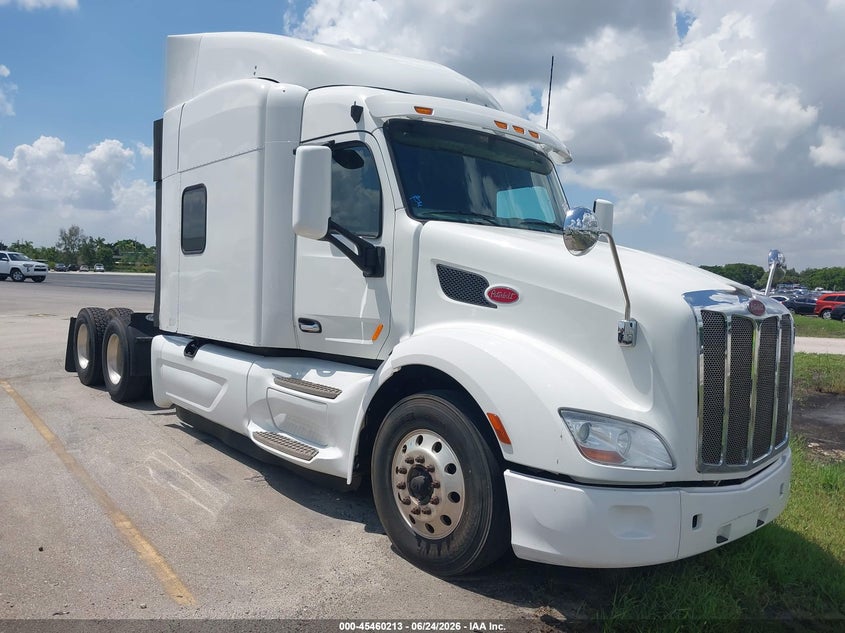 2019 Peterbilt 579 VIN 1XPBDP9X1KD492330 — IAAI salvage auction photo