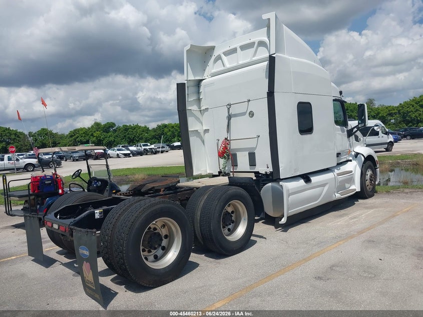 2019 Peterbilt 579 VIN 1XPBDP9X1KD492330 IAAI salvage auction — NORMAL WEAR, Clear (Virginia), sold $8,950 on 2026-08-04 (photo 4)