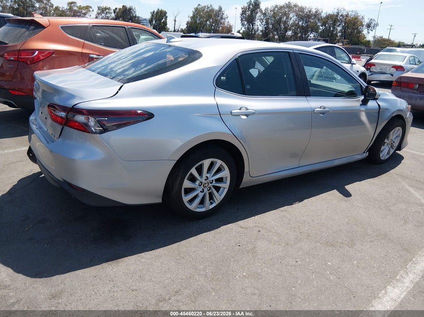 2021 Toyota Camry VIN 4T1C11AK1MU549149 IAAI salvage auction — NORMAL WEAR, Salvage (California), sold $3,350 on 2026-07-09 (photo 4)