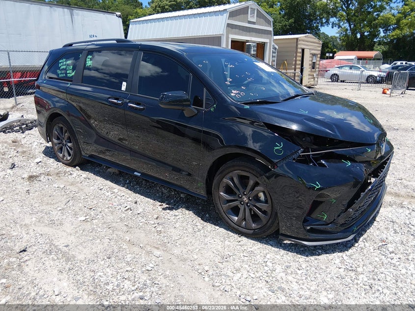 2025 Toyota Sienna VIN 5TDXRKEC7SS252542 IAAI salvage auction — FRONT & REAR, Salvage (Georgia), sold $16,900 on 2026-08-23 (photo 1)