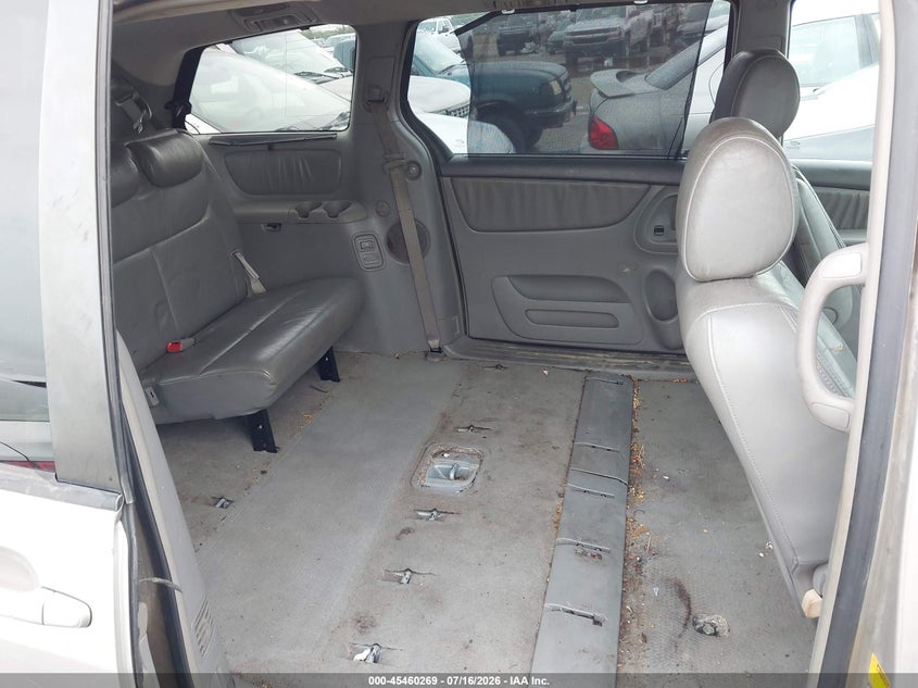 2004 Toyota Sienna VIN 5TDZA22C54S153757 IAAI salvage auction — NORMAL WEAR, Clear (Tennessee), sold $700 on 2026-07-29 (photo 8)