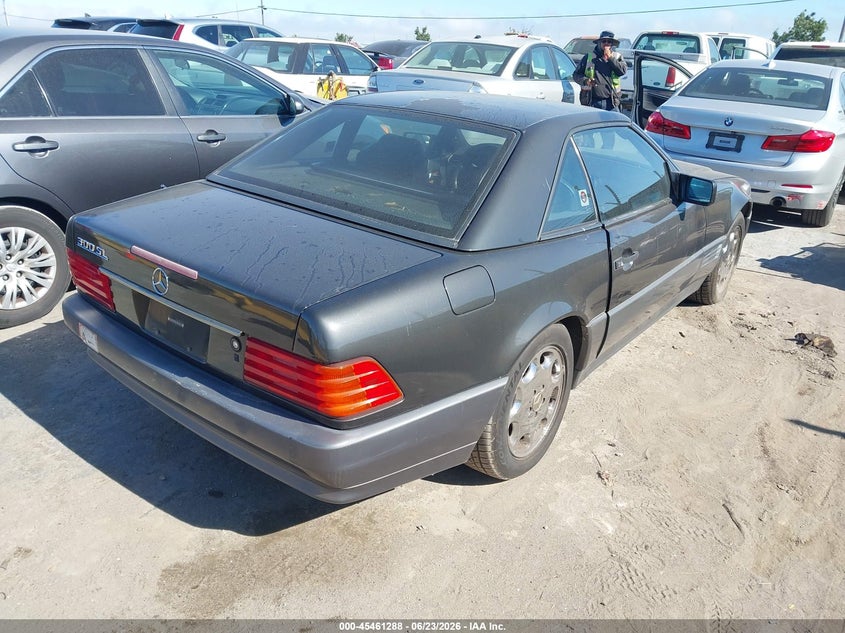 1992 Mercedes-benz 300 VIN WDBFA61E4NF042405 IAAI salvage auction — NORMAL WEAR, Clear - Dealer Only (California), sold $1,050 on 2026-07-30 (photo 4)