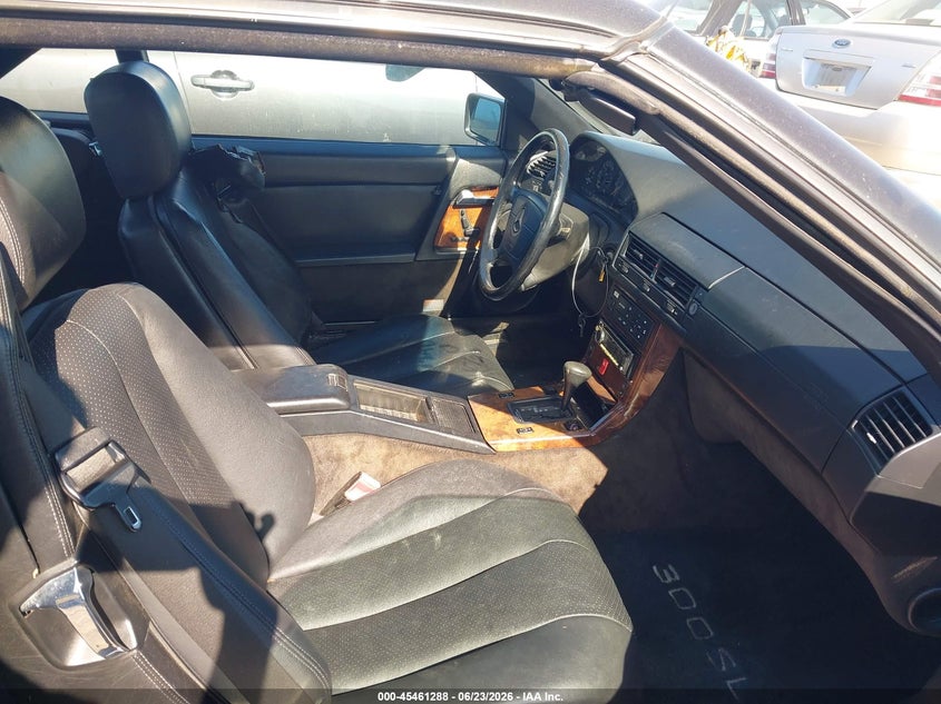 1992 Mercedes-benz 300 VIN WDBFA61E4NF042405 IAAI salvage auction — NORMAL WEAR, Clear - Dealer Only (California), sold $1,050 on 2026-07-30 (photo 5)