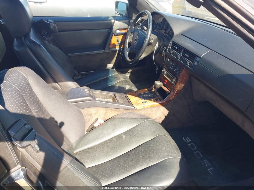1992 Mercedes-benz 300 VIN WDBFA61E4NF042405 IAAI salvage auction — NORMAL WEAR, Clear - Dealer Only (California), sold $1,050 on 2026-07-30 (photo 8)
