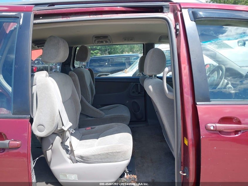 2005 Toyota Sienna VIN 5TDZA23C65S317713 IAAI salvage auction — NORMAL WEAR, Original (New Hampshire), sold $425 on 2026-07-29 (photo 8)