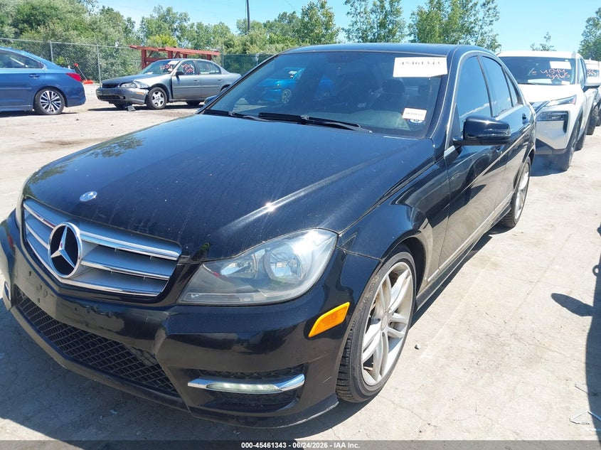 2012 Mercedes-benz C-klasse VIN WDDGF8BB0CR203275 IAAI salvage auction — NORMAL WEAR, Original (Ohio), sold $1,350 on 2026-07-07 (photo 6)