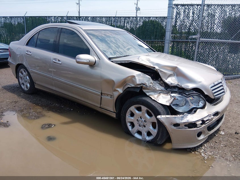 2005 Mercedes-benz C-klasse VIN WDBRF61J75F679154 IAAI salvage auction — FRONT END, Salvage (Kansas), sold $425 on 2026-08-21 (photo 1)