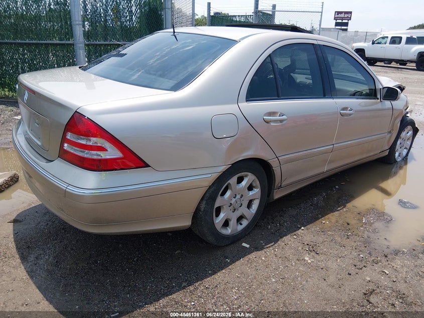 2005 Mercedes-benz C-klasse VIN WDBRF61J75F679154 IAAI salvage auction — FRONT END, Salvage (Kansas), sold $425 on 2026-08-21 (photo 4)