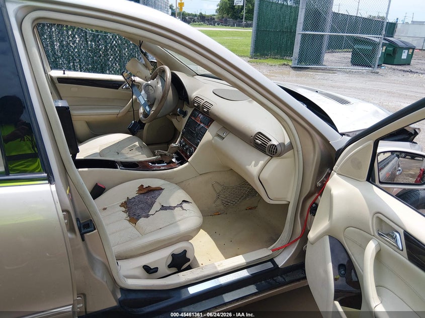 2005 Mercedes-benz C-klasse VIN WDBRF61J75F679154 IAAI salvage auction — FRONT END, Salvage (Kansas), sold $425 on 2026-08-21 (photo 5)