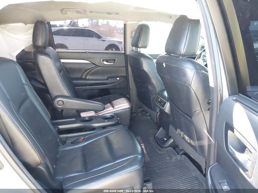 2016 Toyota Highlander VIN 5TDKKRFH8GS505070 IAAI salvage auction — FRONT END, Salvage Title - Dealer (California), sold $8,000 on 2026-07-20 (photo 8)