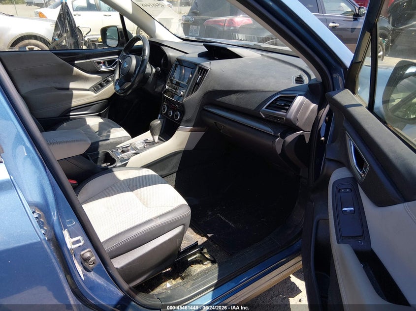 2019 Subaru Forester VIN JF2SKAGC9KH524679 IAAI salvage auction — NORMAL WEAR, Clear (Washington), sold $7,300 on 2026-07-08 (photo 5)