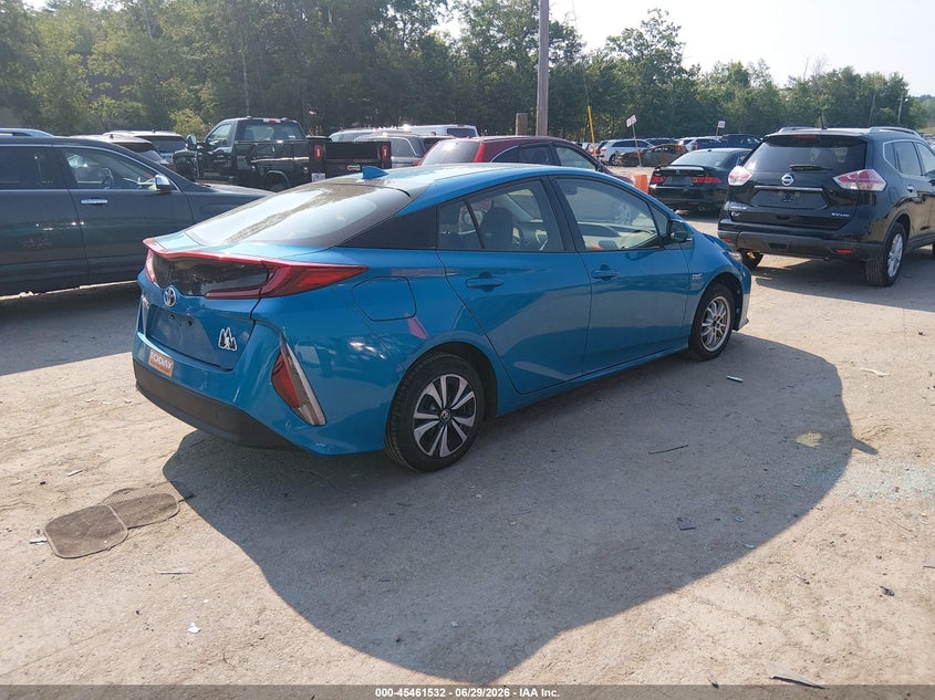 2017 Toyota Prius VIN JTDKARFP0H3025831 IAAI salvage auction — NORMAL WEAR, Original (New Hampshire), sold $3,900 on 2026-07-15 (photo 4)