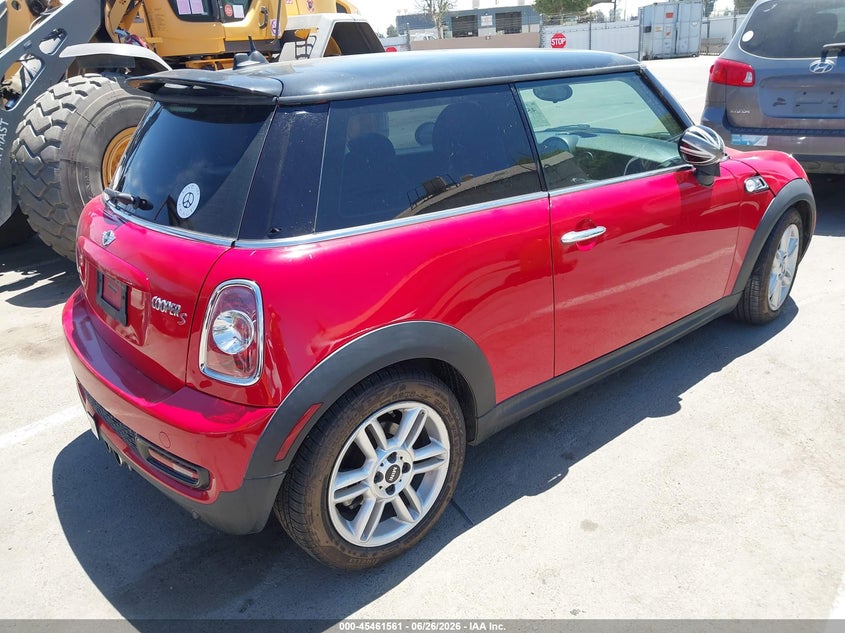 2013 Mini Hard top VIN WMWSV3C58DT390270 IAAI salvage auction — NORMAL WEAR, Salvage (California), sold $525 on 2026-07-14 (photo 4)