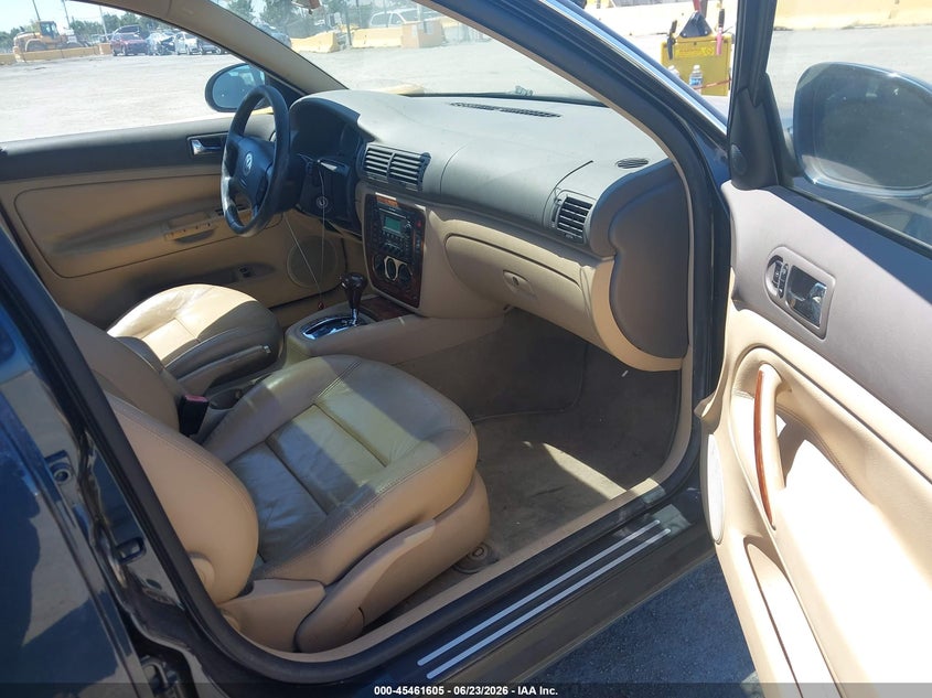 2004 Volkswagen Passat VIN WVWVD63B04E294082 IAAI salvage auction — FRONT END, Salvage (California), sold $300 on 2026-08-13 (photo 5)