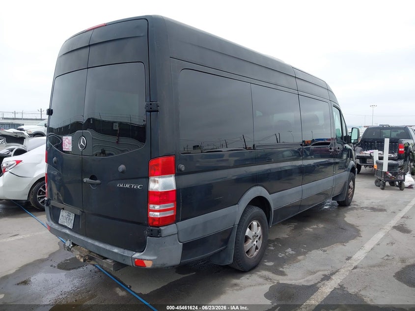 2013 Mercedes-benz Sprinter VIN WDZPE8CC9D5773269 IAAI salvage auction — FRONT END, Clear - Dealer Only (California), sold $4,025 on 2026-07-08 (photo 4)