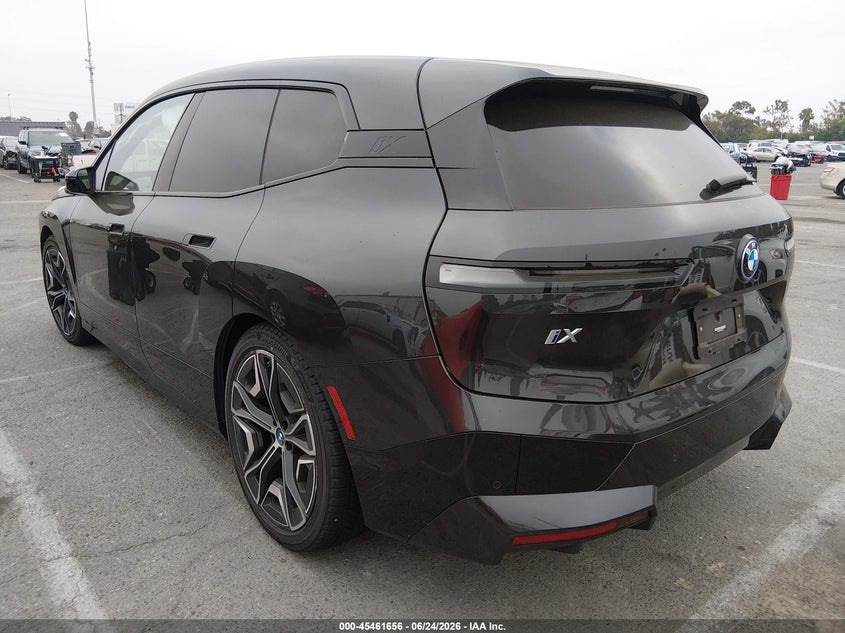 2023 BMW Ix VIN WB523CF02PCL56429 IAAI salvage auction — RIGHT SIDE, Salvage Title, sold $25,500 on 2026-07-23 (photo 3)