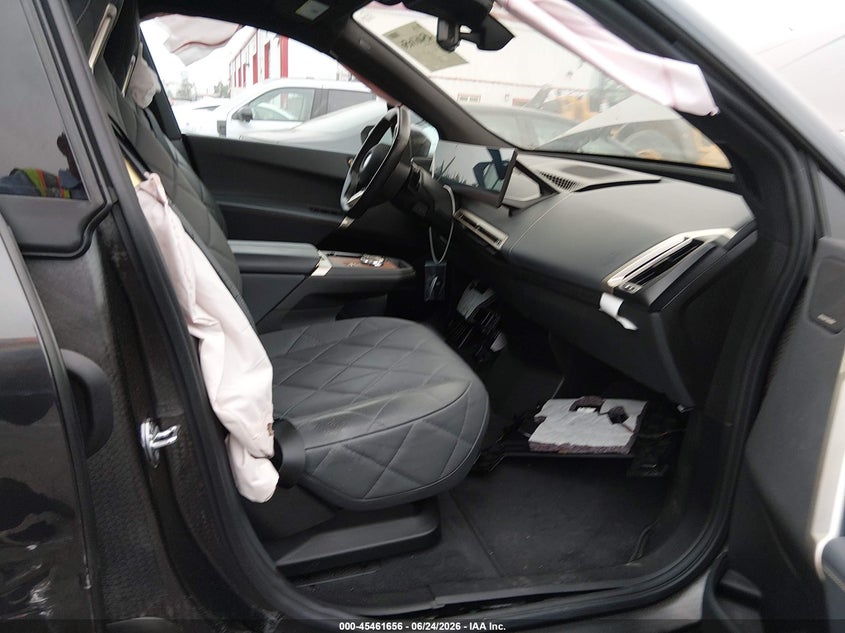 2023 BMW Ix VIN WB523CF02PCL56429 IAAI salvage auction — RIGHT SIDE, Salvage Title, sold $25,500 on 2026-07-23 (photo 5)
