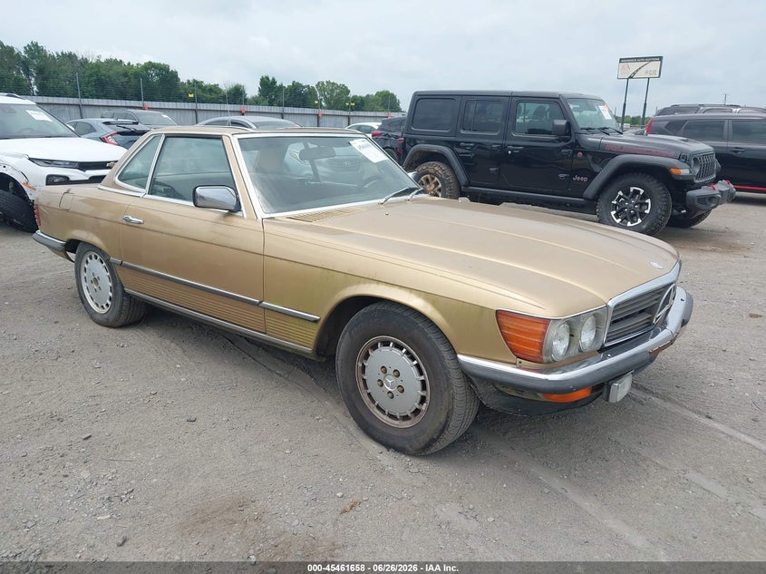 1986 Mercedes-benz 420 VIN WDBCA35D4GA256751 IAAI salvage auction — NORMAL WEAR, Clear (Arkansas), sold $750 on 2026-07-11 (photo 1)