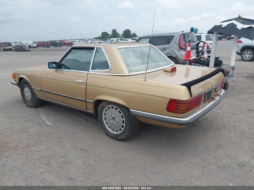 1986 Mercedes-benz 420 VIN WDBCA35D4GA256751 IAAI salvage auction — NORMAL WEAR, Clear (Arkansas), sold $750 on 2026-07-11 (photo 3)