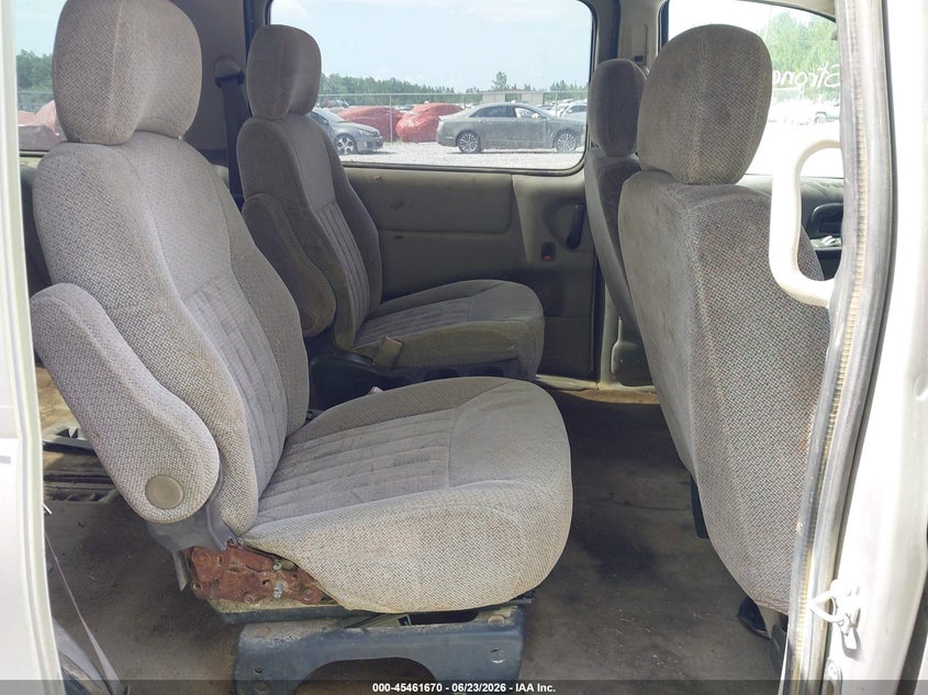 2005 Pontiac Montana VIN 1GMDV23EX5D120471 IAAI salvage auction — NORMAL WEAR, Clear (Florida), sold $25 on 2026-07-23 (photo 8)