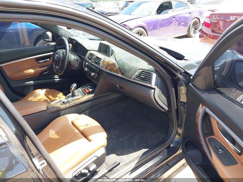 2016 BMW 3er VIN WBA8E9G54GNT84711 IAAI salvage auction — HAIL, Salvage (Illinois), sold $775 on 2026-08-18 (photo 5)