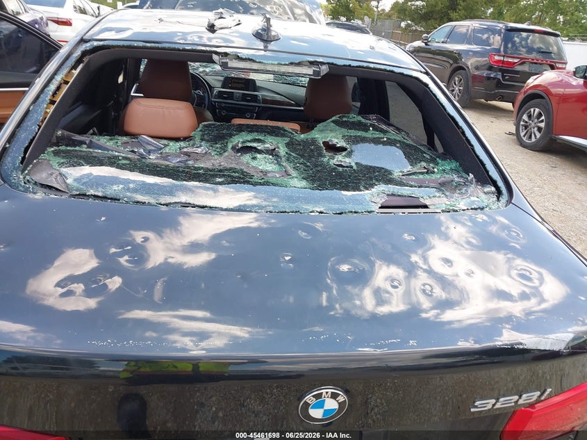 2016 BMW 3er VIN WBA8E9G54GNT84711 IAAI salvage auction — HAIL, Salvage (Illinois), sold $775 on 2026-08-18 (photo 6)