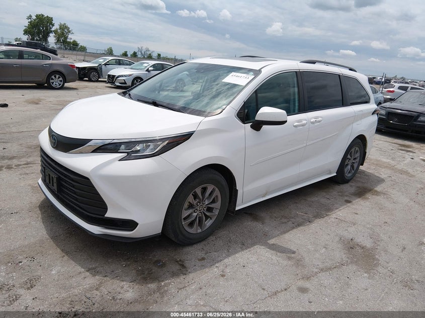 2022 Toyota Sienna VIN 5TDBSKFC7NS047482 IAAI salvage auction — HAIL, Salvage (Iowa), sold $5,300 on 2026-07-21 (photo 2)