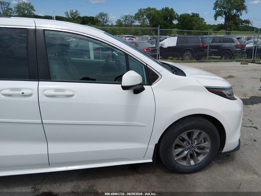 2022 Toyota Sienna VIN 5TDBSKFC7NS047482 IAAI salvage auction — HAIL, Salvage (Iowa), sold $5,300 on 2026-07-21 (photo 6)
